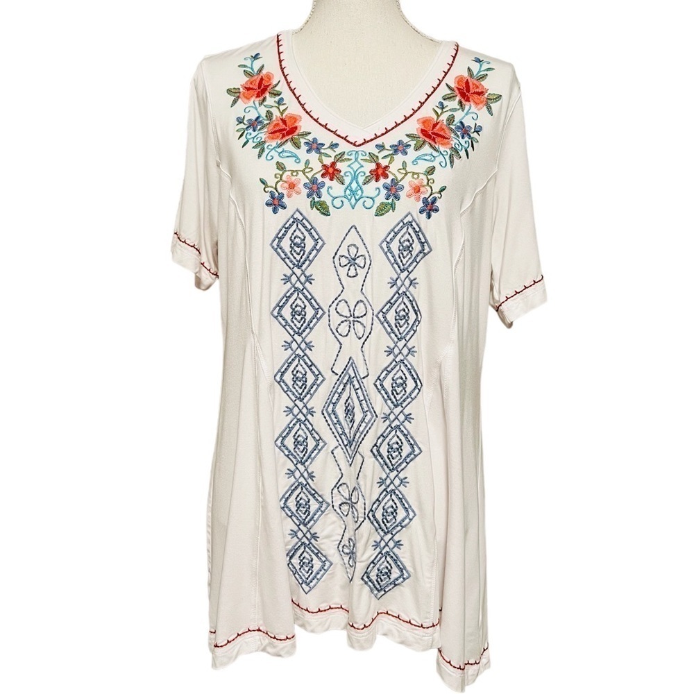 JOHN MARK WOMENS WHITE EMBROIDERED VNECK SHORT SLEEVE TOP SIZE MEDIUM